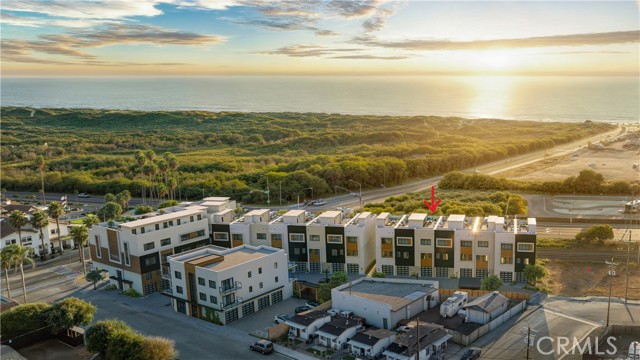 Detail Gallery Image 3 of 23 For 100 W Ramona Ave, Grover Beach,  CA 93433 - 3 Beds | 3/1 Baths