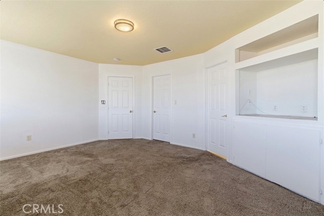 6895 Coyote Rd, Phelan CA: https://media.crmls.org/medias/78373579-8f1b-40d7-8739-abce71887477.jpg