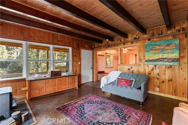 Detail Gallery Image 9 of 35 For 572 W Victoria Ct, Lake Arrowhead,  CA 92352 - 3 Beds | 1 Baths