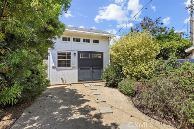 1069 Avenue D, Redondo Beach CA: https://media.crmls.org/medias/7838a332-f499-45d9-b022-523b34a4164a.jpg