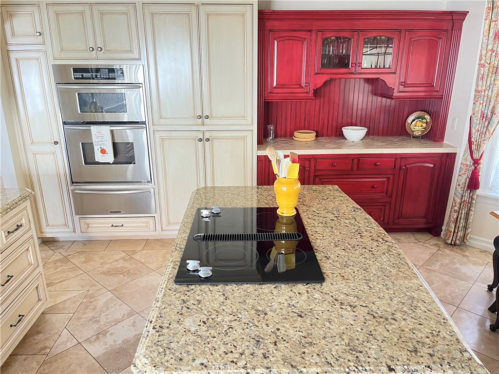 https://media.crmls.org/medias/78393d2b-29b0-4875-bc80-9c32550d507f.jpg?preset=X-Large