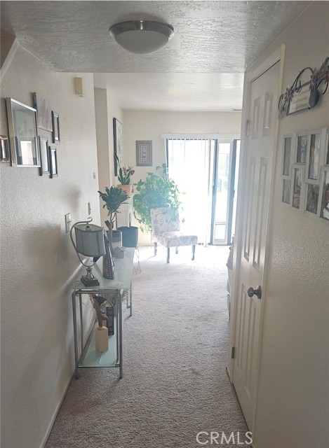 Detail Gallery Image 6 of 12 For 19045 Elm, Apple Valley,  CA 92308 - 2 Beds | 2 Baths