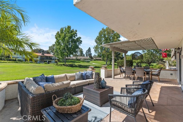 Detail Gallery Image 14 of 30 For 525 Vista Flora, Newport Beach,  CA 92660 - 3 Beds | 2/1 Baths