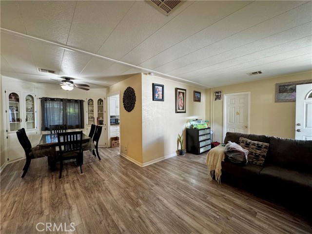Detail Gallery Image 2 of 15 For 3883 Buchanan St #133,  Riverside,  CA 92503 - 3 Beds | 2 Baths