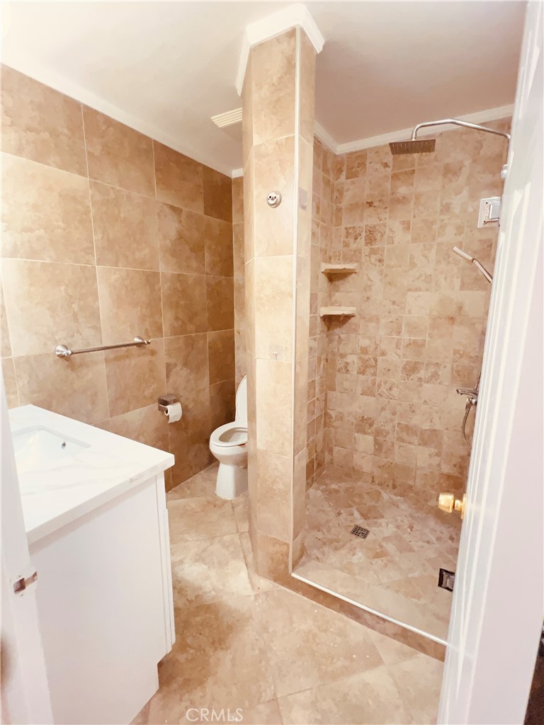 https://media.crmls.org/medias/783a0e5d-4194-42b8-b627-fb49f9bb669c.jpg?preset=X-Large