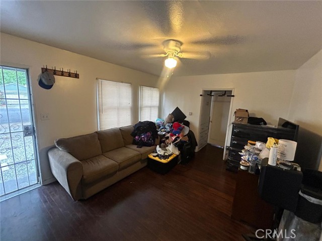1176 Laurel Avenue, Pomona CA: https://media.crmls.org/medias/783b5a7e-3a77-4a36-98ed-5e036d532590.jpg