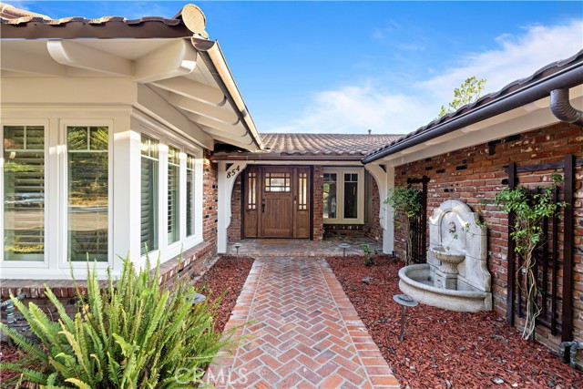 854 Guanajuato Drive, Claremont CA: https://media.crmls.org/medias/783b72d5-2ba5-49ab-986c-0c27f3f8ffff.jpg
