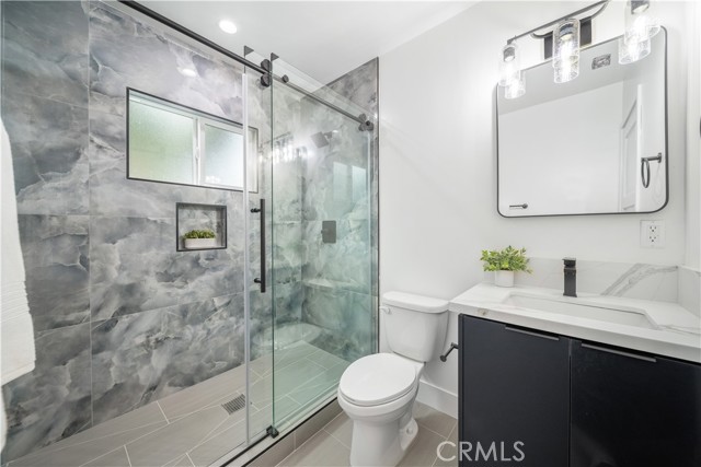 Detail Gallery Image 21 of 57 For 19918 Kittridge, Winnetka,  CA 91306 - 8 Beds | 6 Baths