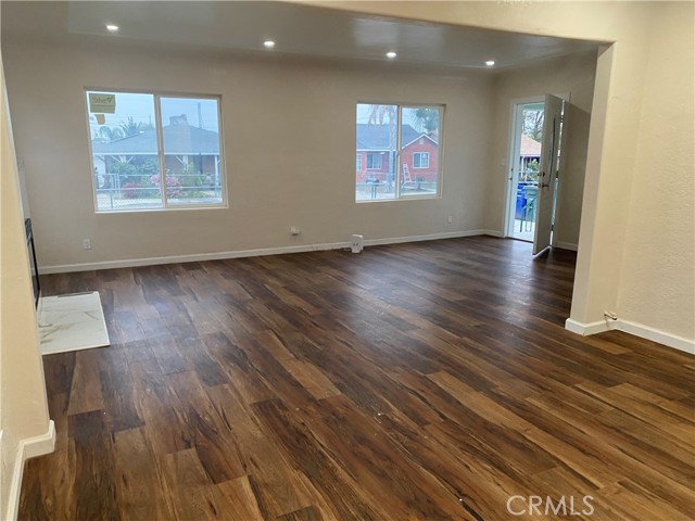 Detail Gallery Image 9 of 14 For 2728 Kentucky, Bakersfield,  CA 93306 - 2 Beds | 1 Baths