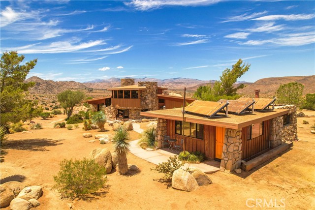 Detail Gallery Image 10 of 75 For 55290 Flying Tigers Road Rd, Pioneertown,  CA 92268 - 4 Beds | 3 Baths
