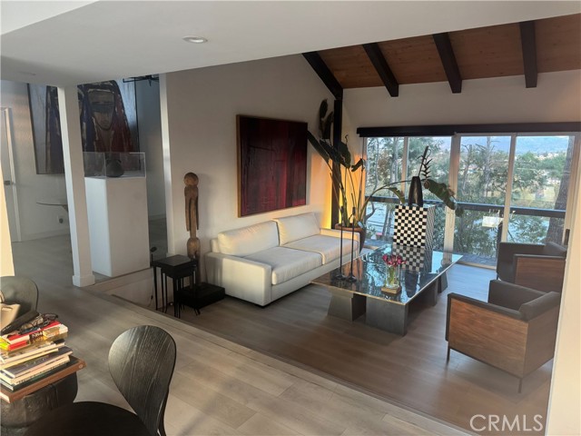 5177 Medina Road, Woodland Hills CA: https://media.crmls.org/medias/783c9ac9-fc61-468d-8833-426a40db220a.jpg