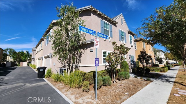 Detail Gallery Image 3 of 26 For 8614 Founders Grove, Chino,  CA 91708 - 3 Beds | 2/1 Baths