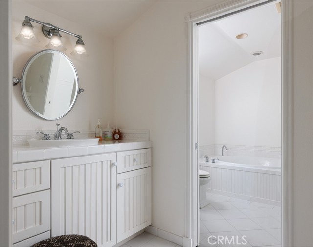 Detail Gallery Image 13 of 19 For 116 E Oceanfront, Newport Beach,  CA 92661 - 3 Beds | 2/1 Baths