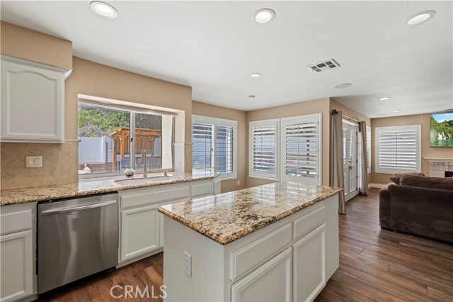 Detail Gallery Image 10 of 58 For 28711 Howard Marrie Ct, Saugus,  CA 91390 - 4 Beds | 3 Baths