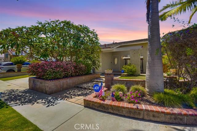 Image 4 of 68 For 13418 Palm Place