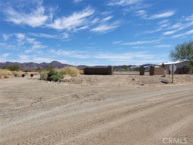 Entrance to property - boat ramp to the left