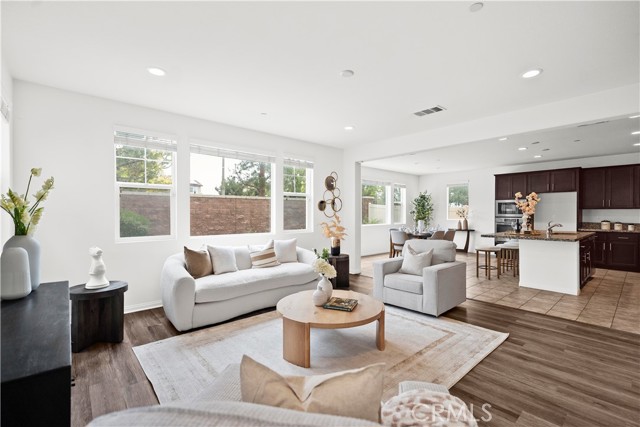 16119 Almond Avenue, Chino CA: https://media.crmls.org/medias/783f3f16-29b6-4199-9aa0-66b5115f5d72.jpg