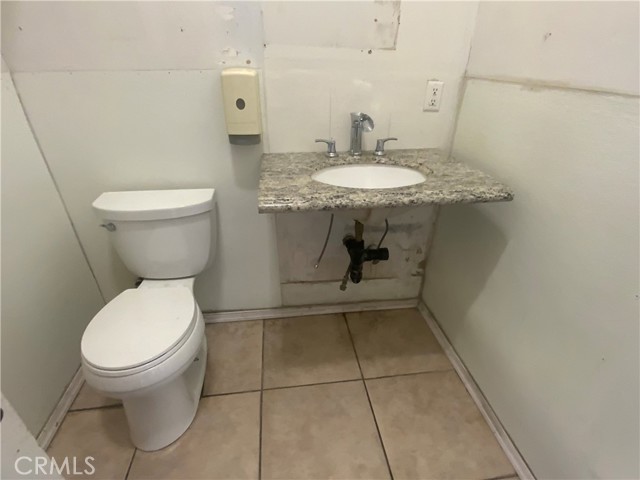 214 W Highland Avenue, San Bernardino, California 92405, ,Commercial Lease,For Rent,214 W Highland Avenue,CRIV25079036