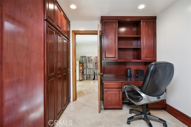 Image 18 of 47 For 16641 Adlon  