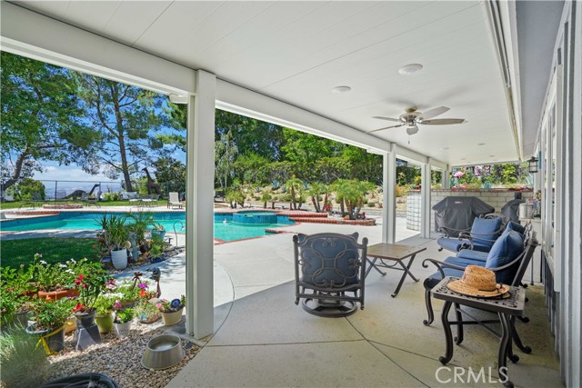 319 Cheerful Court, Simi Valley CA: https://media.crmls.org/medias/78400d67-22bd-477c-97ce-d4bb085e5b0b.jpg