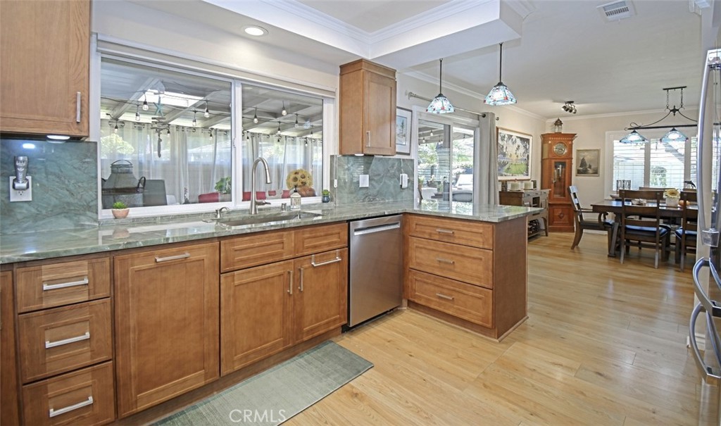 MLS #OC25252443 image #8