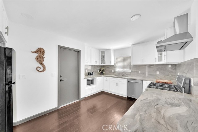 Detail Gallery Image 14 of 35 For 8051 Driftwood Dr, Huntington Beach,  CA 92646 - 4 Beds | 2 Baths