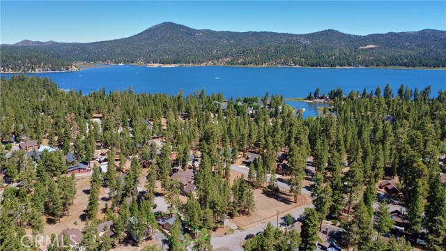 380 Canvasback Drive, Big Bear Lake CA: https://media.crmls.org/medias/784150ea-6cc8-4d13-a009-68d74e9d85ba.jpg