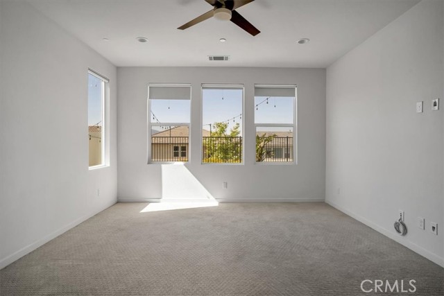 18150 Tableau Way, Saugus CA: https://media.crmls.org/medias/7843b189-b9d0-4683-825d-f8f0bd353fcf.jpg