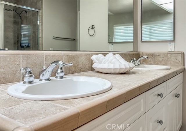 462 Cremona Way, Oak Park CA: https://media.crmls.org/medias/7843d3c4-2941-4ec8-82c1-1d672d071b4d.jpg