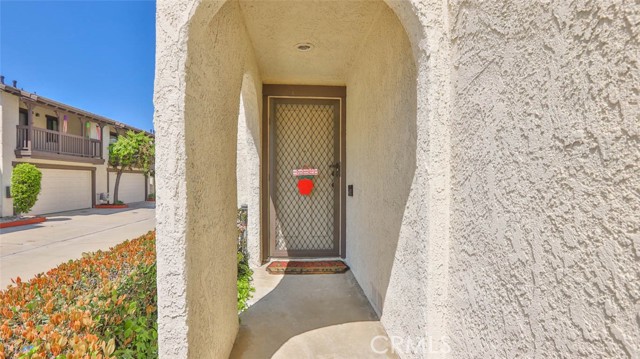 Detail Gallery Image 2 of 26 For 1121 Strawberry Ln, Glendora,  CA 91740 - 2 Beds | 2/1 Baths