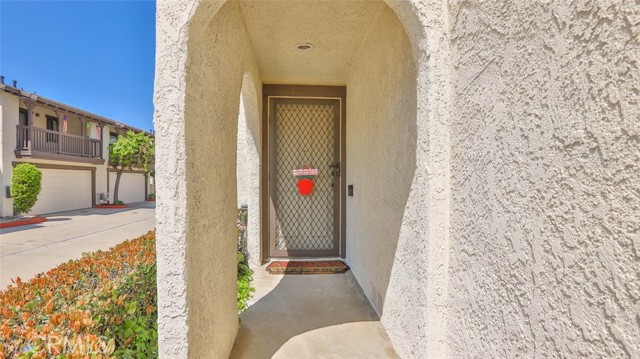 Detail Gallery Image 2 of 26 For 1121 Strawberry Ln, Glendora,  CA 91740 - 2 Beds | 2/1 Baths