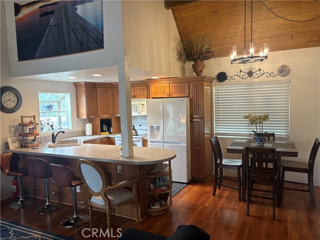 24166 Zurich Drive, Crestline CA: https://media.crmls.org/medias/784560f2-6ab2-432b-8045-4f55d82a977a.jpg