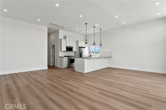Detail Gallery Image 6 of 25 For 913 E Balboa Blvd #C,  Newport Beach,  CA 92661 - 3 Beds | 3 Baths