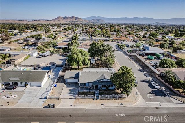 Detail Gallery Image 4 of 34 For 5270 Lucretia Ave, Jurupa Valley,  CA 91752 - 4 Beds | 2 Baths