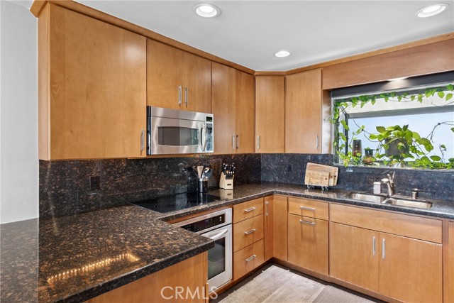 Image 11 of 28 For 2960 Union Street 304