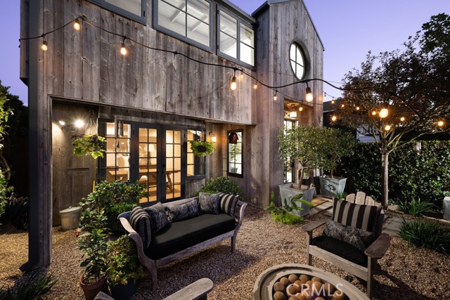 604 Begonia Avenue, Corona del Mar CA: https://media.crmls.org/medias/7845e6de-3c1d-4b1d-b64a-5df9454b30c8.jpg