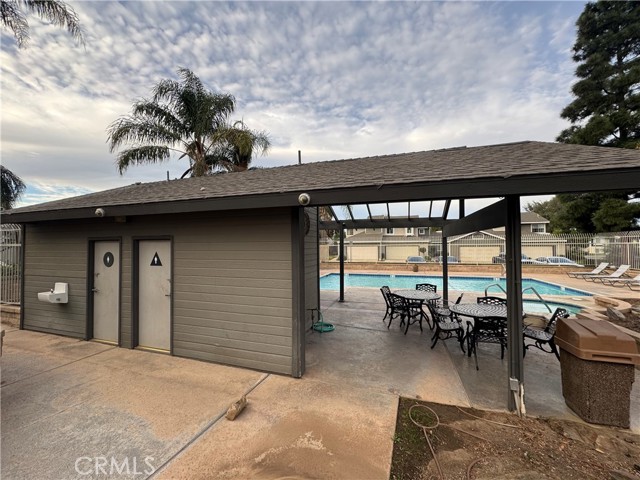 Detail Gallery Image 27 of 28 For 817 Live Oak Pl, Corona,  CA 92882 - 2 Beds | 2/1 Baths