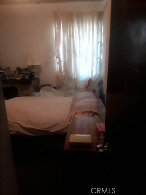 Detail Gallery Image 3 of 3 For 20458 Malden, Winnetka,  CA 91306 - 4 Beds | 2 Baths