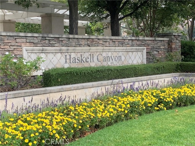 28445 Silverking Trail, Saugus CA: https://media.crmls.org/medias/78485092-0afa-4479-b0a3-36a1242af4b9.jpg