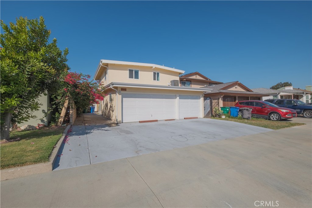 Duplex at 5947 John Avenue