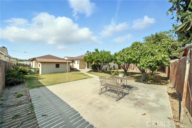 12218 Academy Way, Artesia CA: https://media.crmls.org/medias/78496caf-7ac0-49f6-ba60-eb5ff2aef25e.jpg