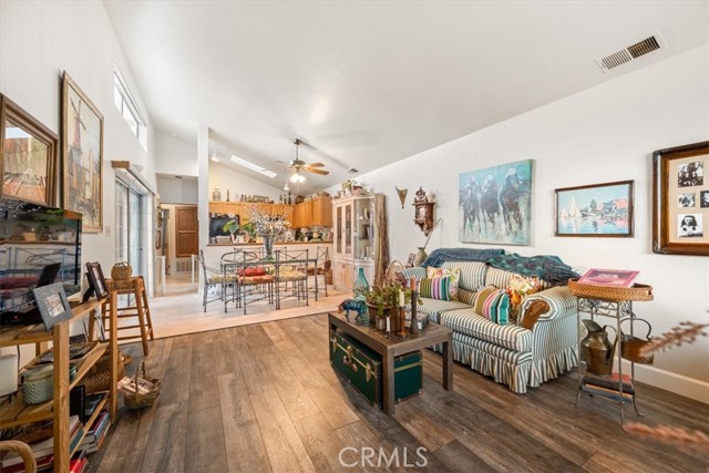 Detail Gallery Image 5 of 29 For 915 Patria, Atascadero,  CA 93422 - 2 Beds | 2 Baths