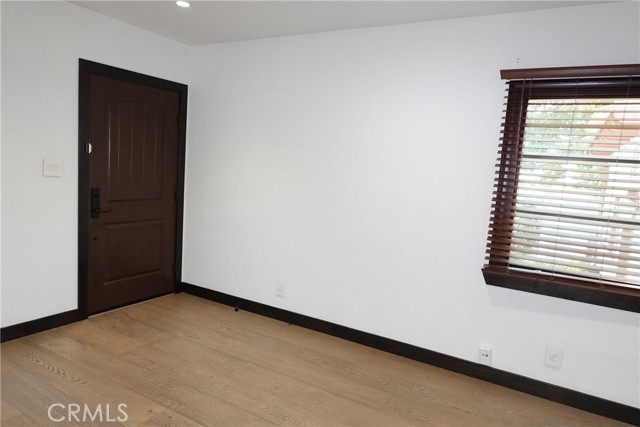 430 Sonora Avenue, Glendale CA: https://media.crmls.org/medias/7849ff06-0d29-460a-ad0e-9b8c860f421c.jpg