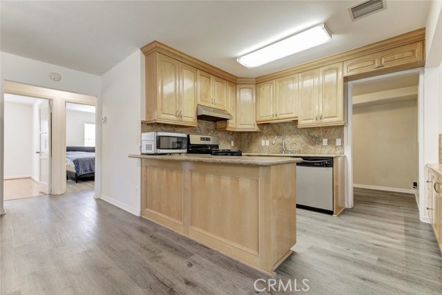 Detail Gallery Image 17 of 64 For 3352 Montrose, La Crescenta,  CA 91214 - 3 Beds | 3 Baths