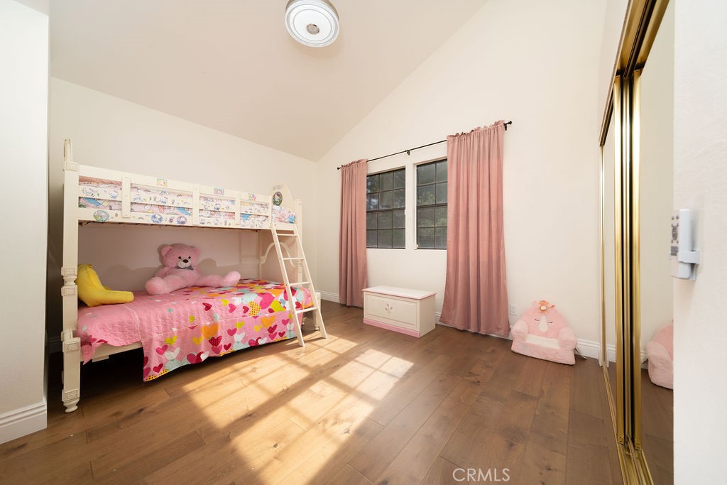https://media.crmls.org/medias/784b8208-188a-4814-a48a-e52c4c0bad36.jpg?preset=X-Large