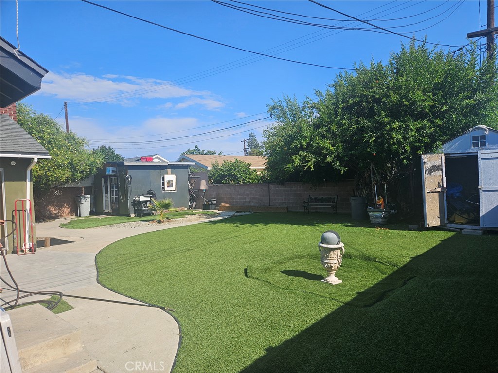 https://media.crmls.org/medias/784b855a-eb24-4c4f-837f-124f0f8c6ce7.jpg?preset=X-Large