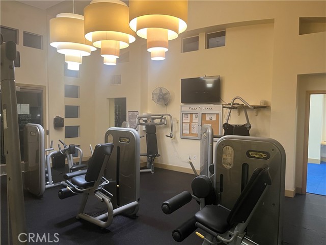 8889 Caminito Plaza Centro, San Diego CA: https://media.crmls.org/medias/784bc57a-744c-44fc-ab24-ffcab7785a47.jpg