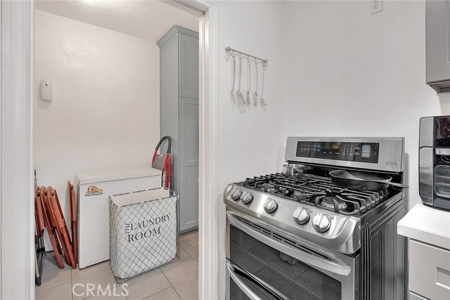 Detail Gallery Image 14 of 44 For 355 E Century Bld, Los Angeles,  CA 90003 - 2 Beds | 1 Baths