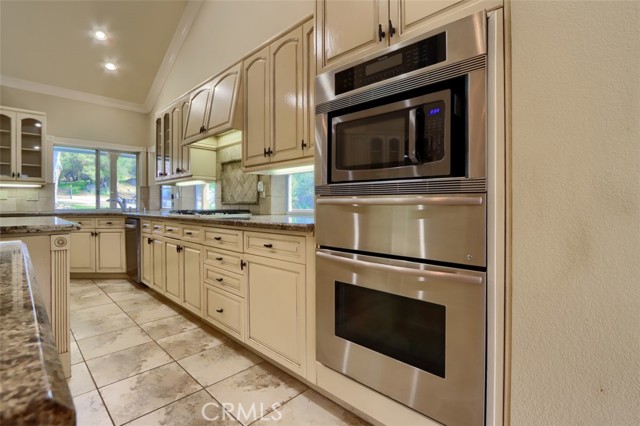 Detail Gallery Image 16 of 75 For 46580 Vista Del Rio, Oakhurst,  CA 93644 - 3 Beds | 3/1 Baths