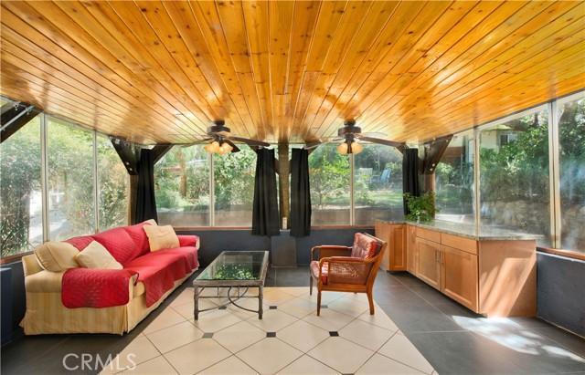 23329 Raymond Street, Chatsworth CA: https://media.crmls.org/medias/784d2510-e10d-4484-9bea-acebce4ea122.jpg